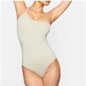 Skims Essential One Shoulder Bodysuit in Bone S/M *Discontinued